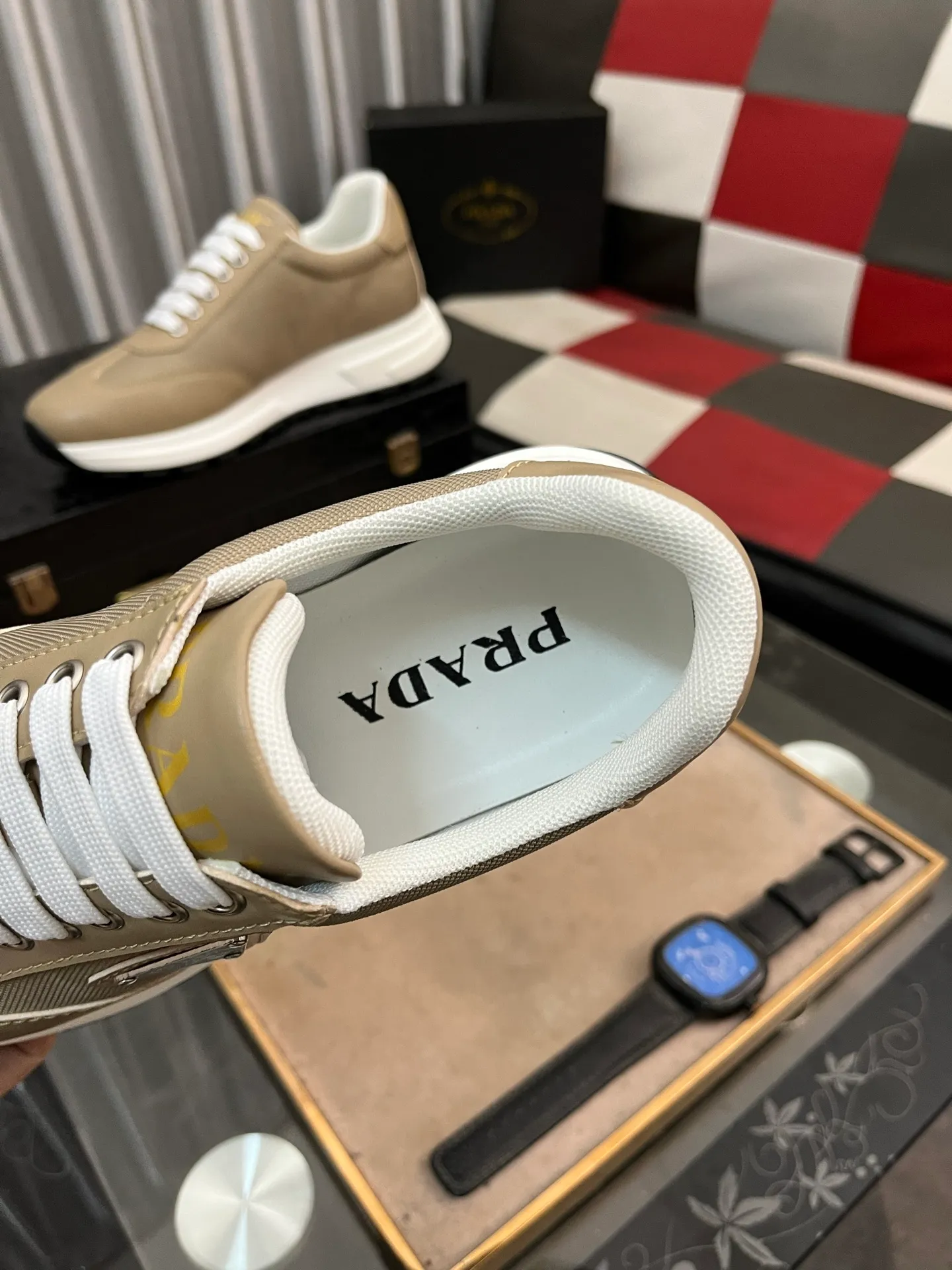 Men's shoes 💰420⌚️⌚️ PRADA [Prada] popular men's shoes, casual shoes and sports shoes! High-end quality 🍀 The upper is made of imported original cowhide 💥 cowhide lining; the original molded outsole. The style is upright and elegant, comfortable and versatile💪 Three quality guarantees Size number: 38-44, 4️⃣ colors available